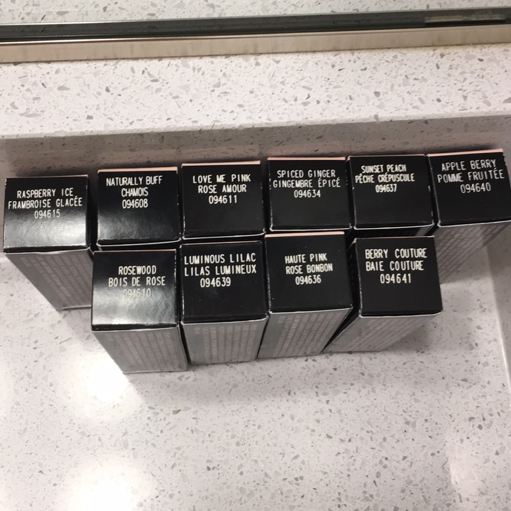 Lipstick (Semi Matte and Semi Shine)